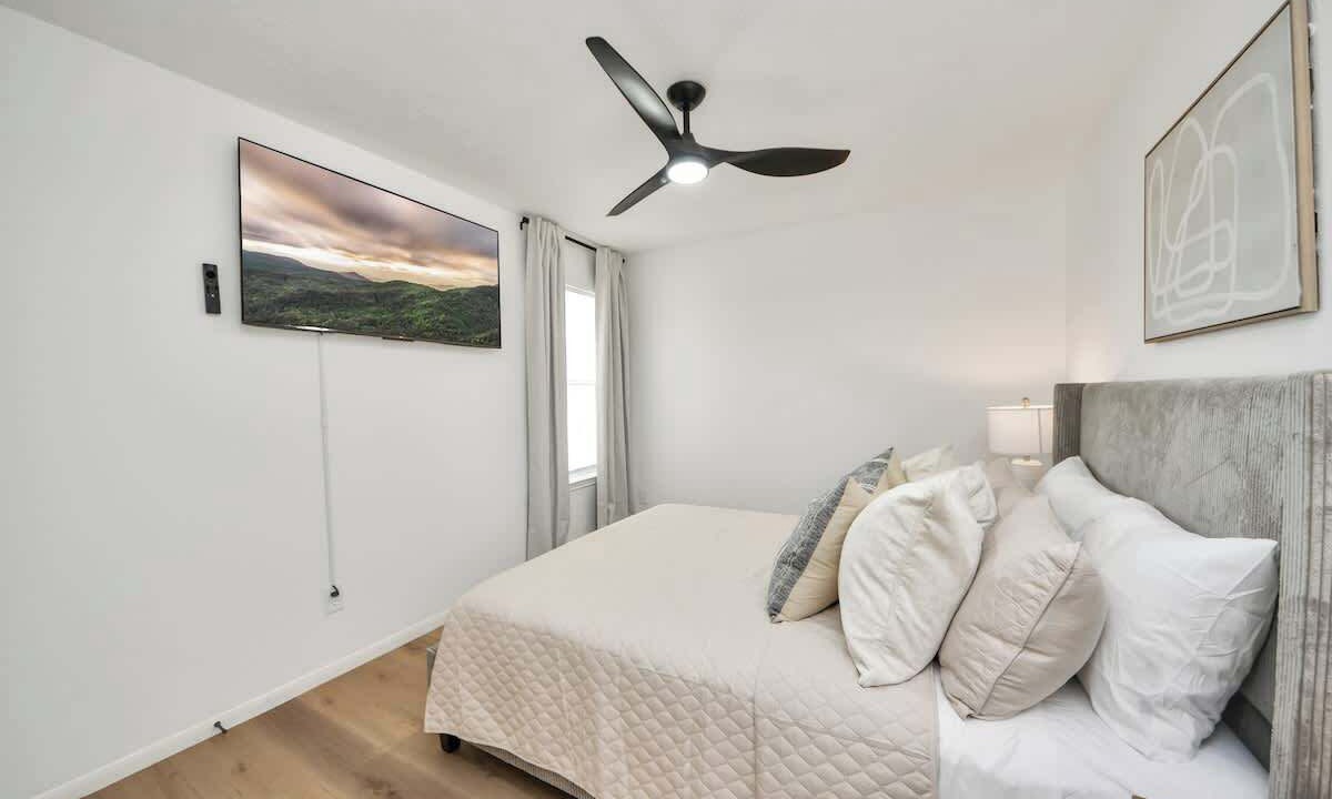 Photo of Bedroom in North Houston Gardens
