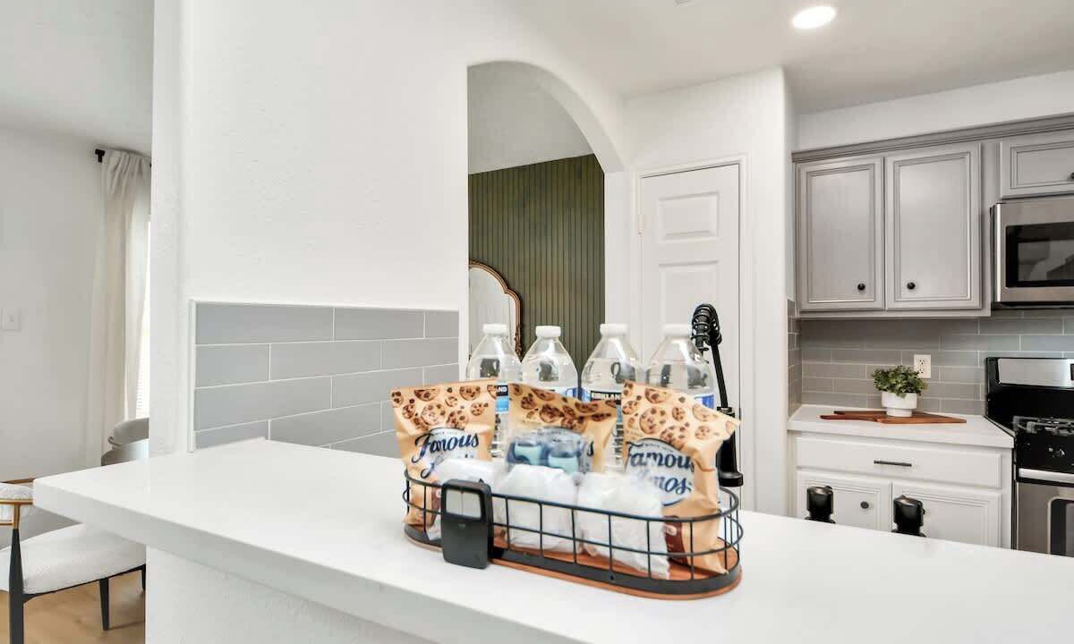 Photo of Kitchen in North Houston Gardens