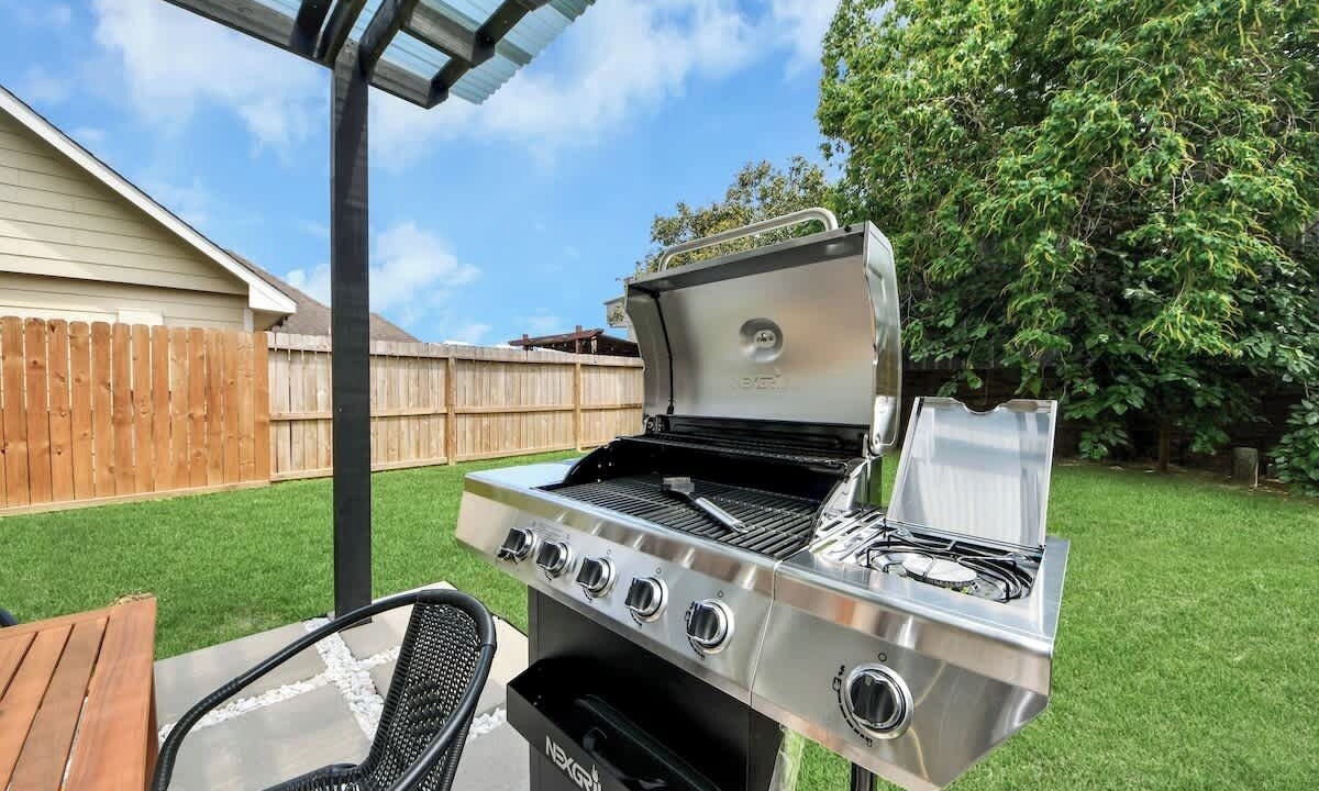 Photo of Outdoor in North Houston Gardens