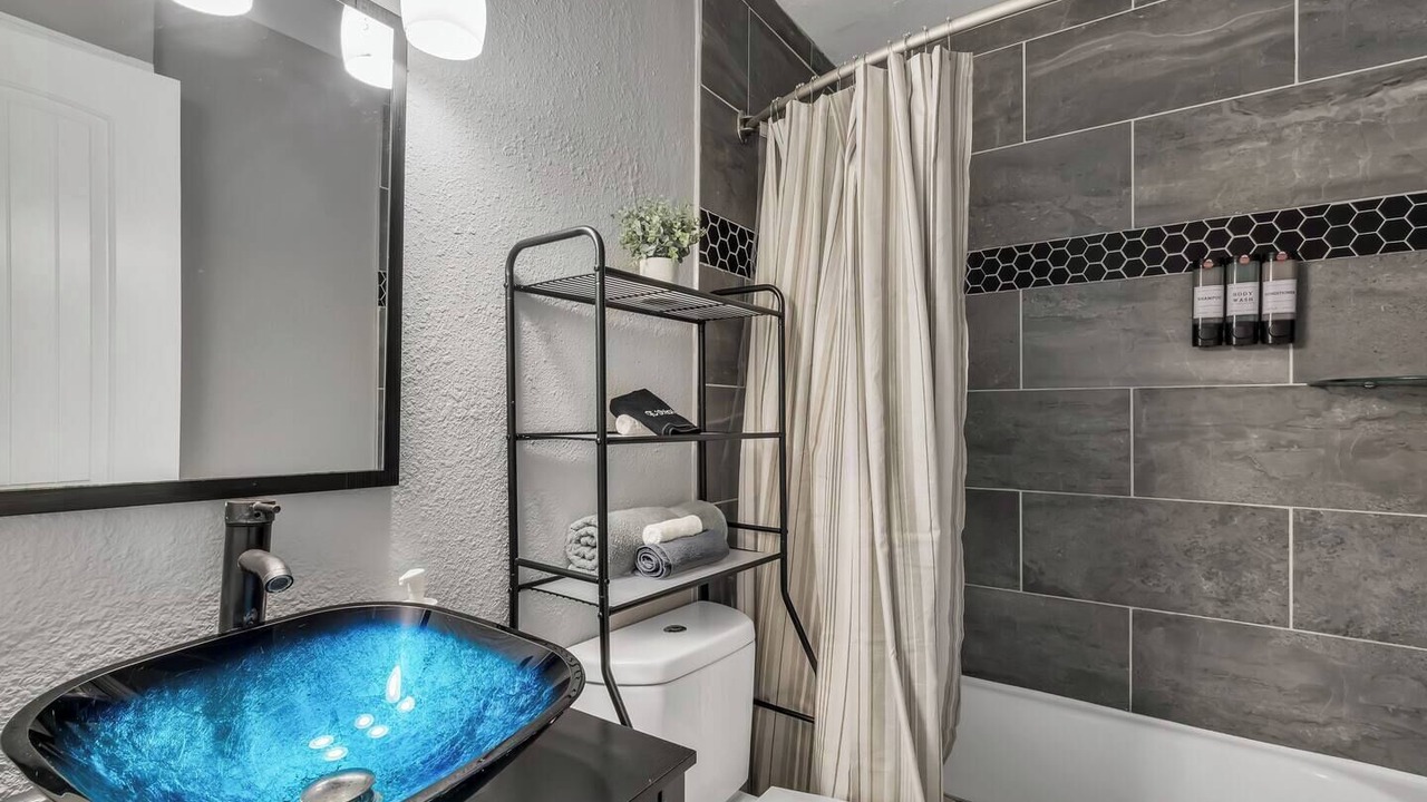 Photo of Bathroom in Central Arlington