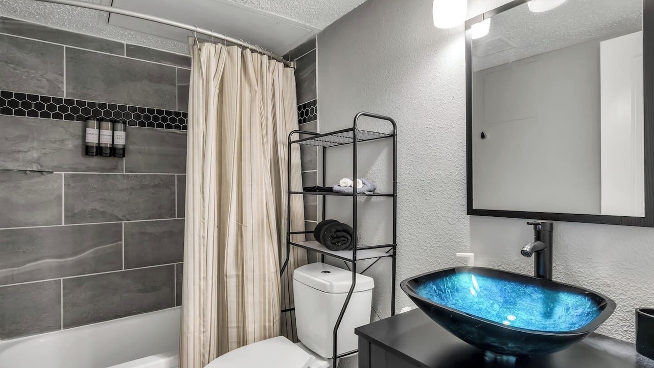 Photo of Bathroom in Central Arlington