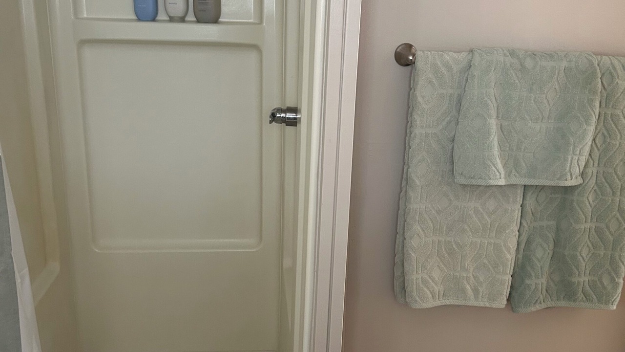 Photo of Bathroom in Red River