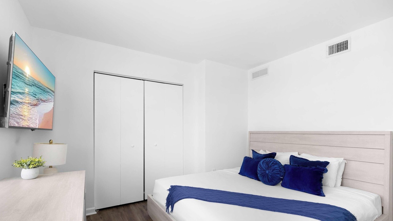 Photo of Bedroom in Hallandale Beach