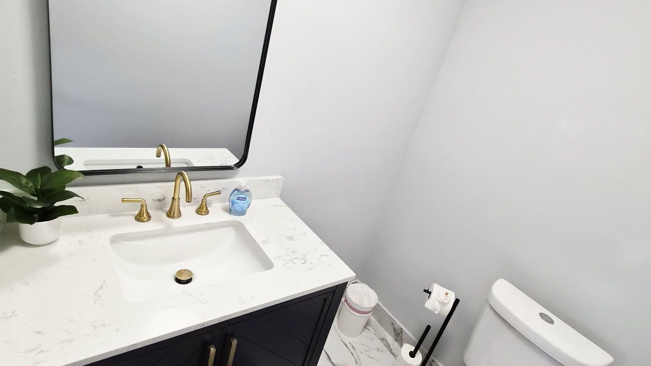 Photo of Bathroom in Sandalwood