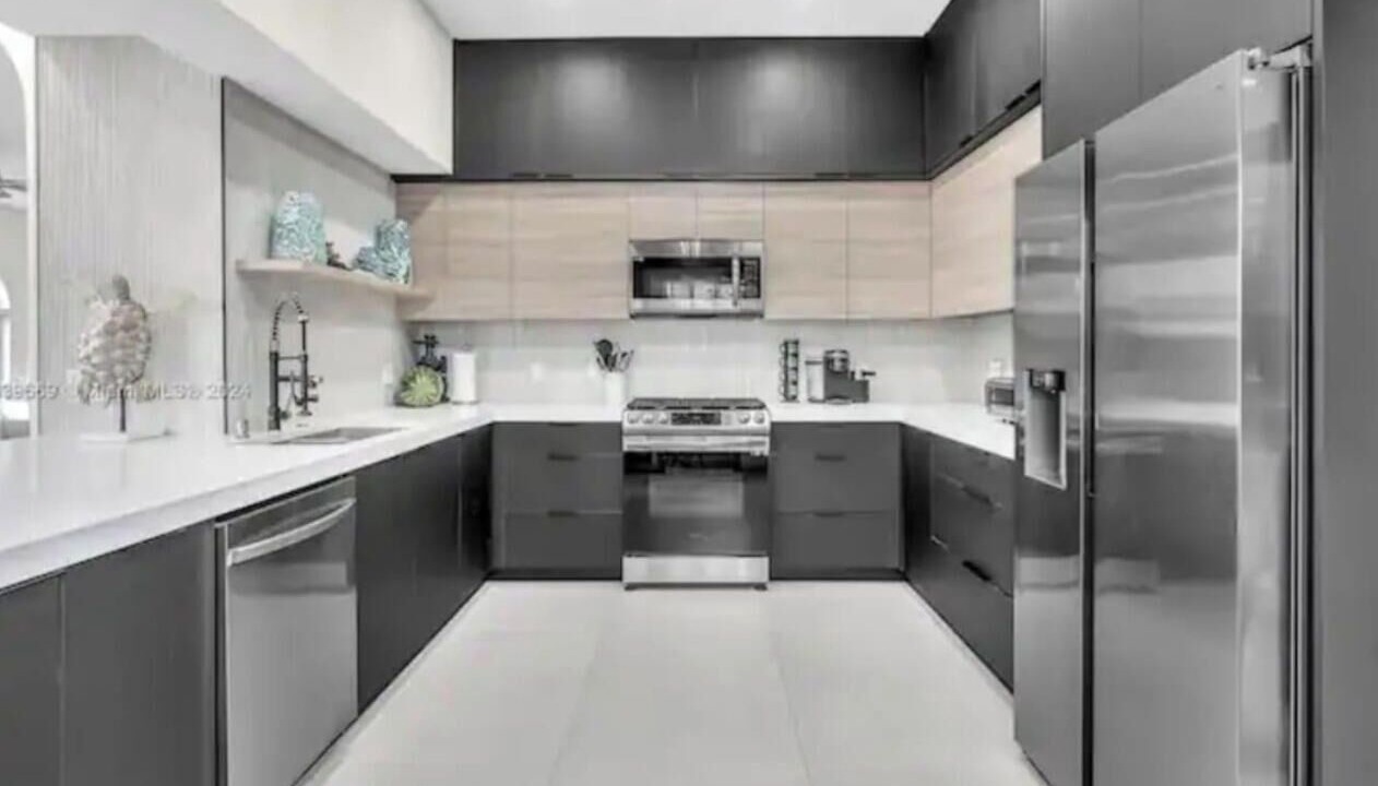 Photo of Kitchen in Lauderdale Beach