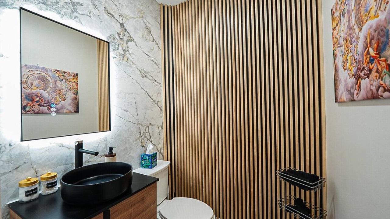Photo of Bathroom in Lauderdale Beach