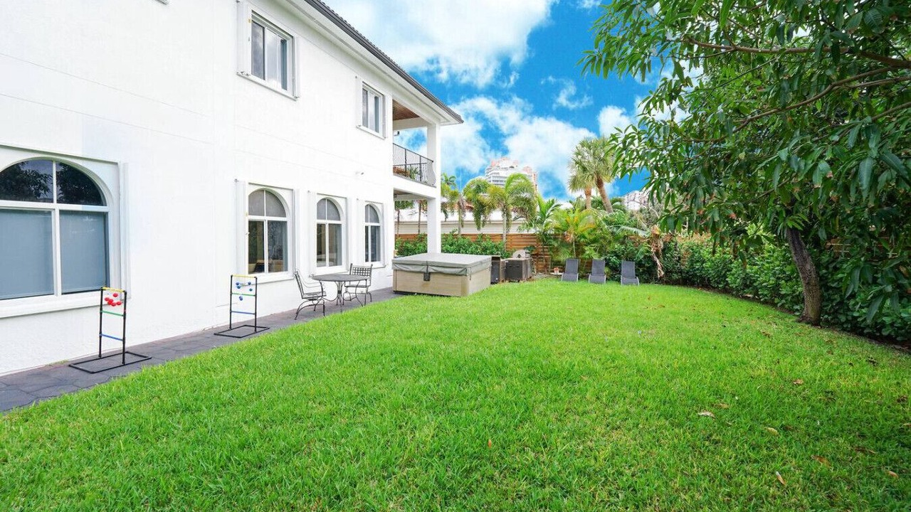 Photo of Patio Balcony in Lauderdale Beach