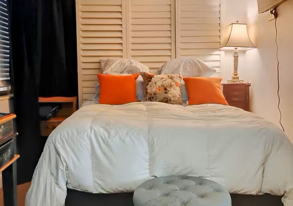 Photo of Bedroom in Royal Poinciana