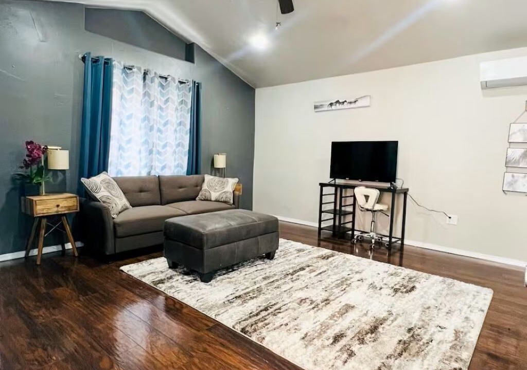 Photo of Livingroom in Albuquerque