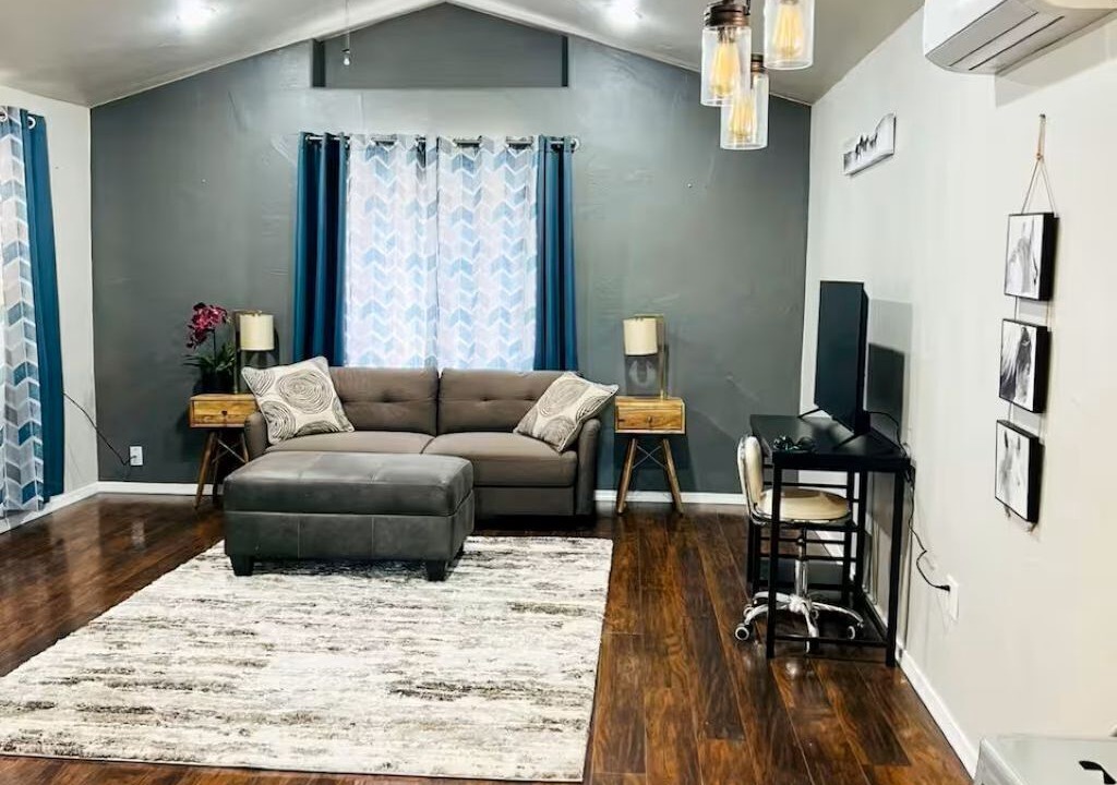 Photo of Livingroom in Albuquerque