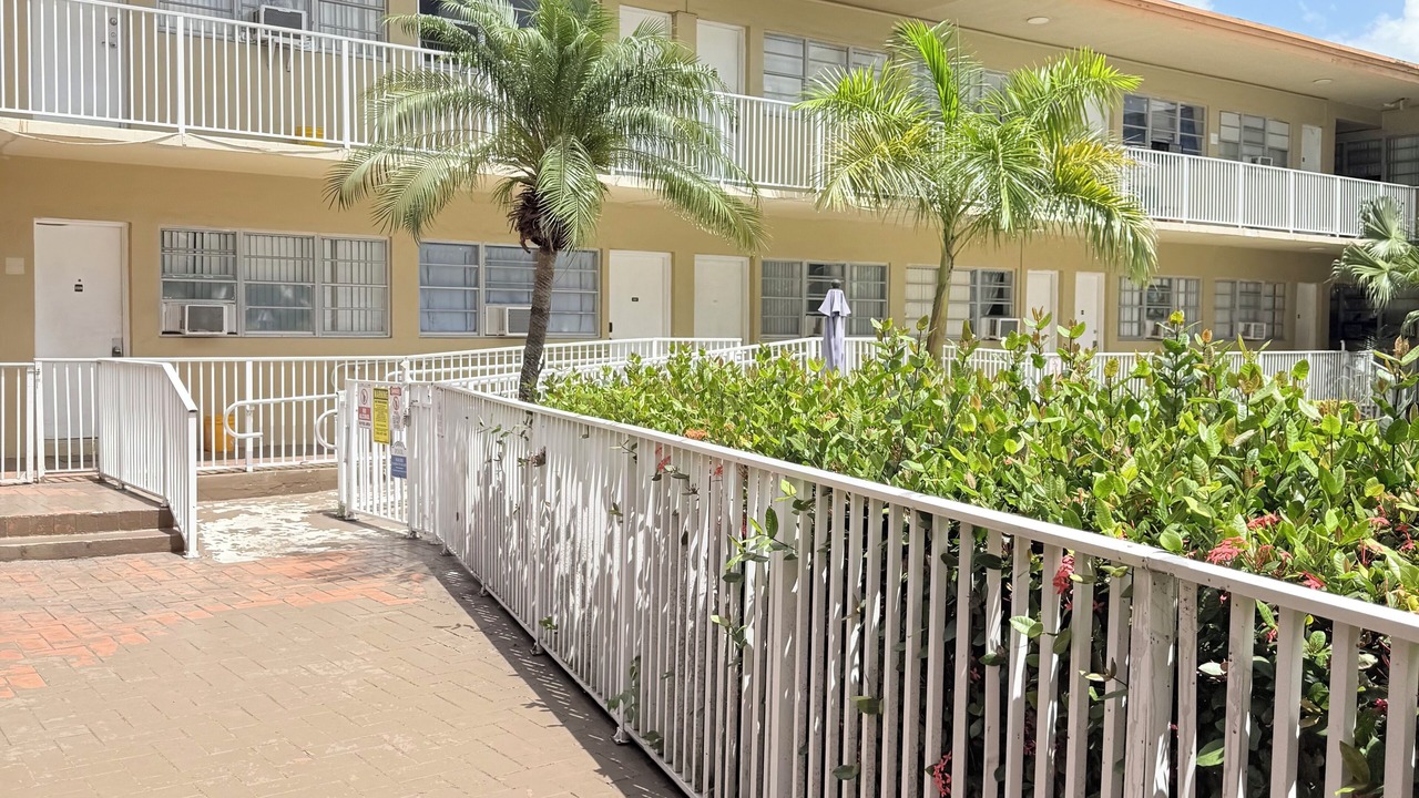 Photo of Outdoor in Hallandale Beach