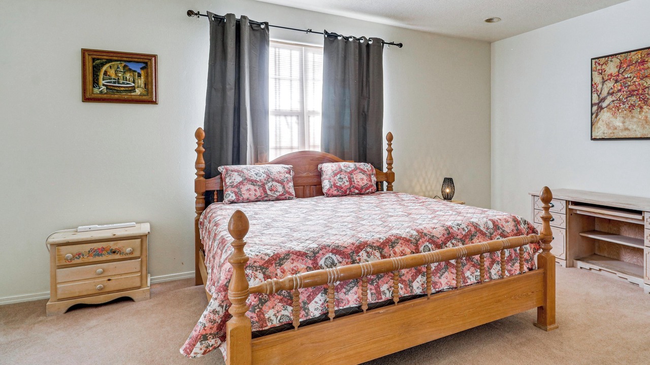 Photo of Bedroom in Westside