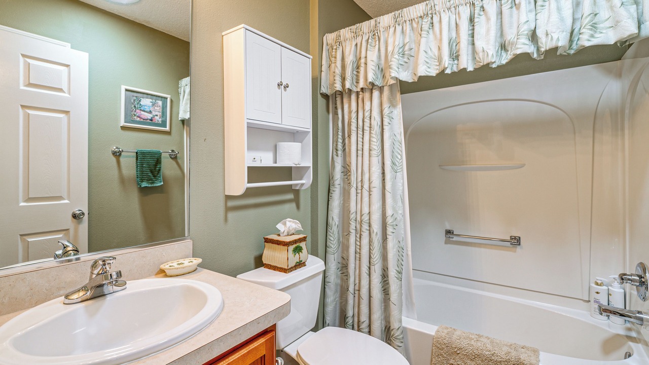 Photo of Bathroom in Mallory Square