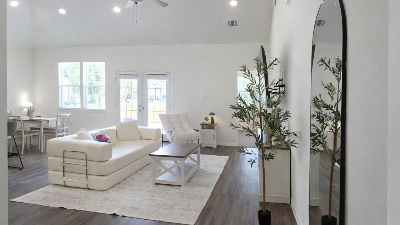 Photo of Livingroom in Cleveland