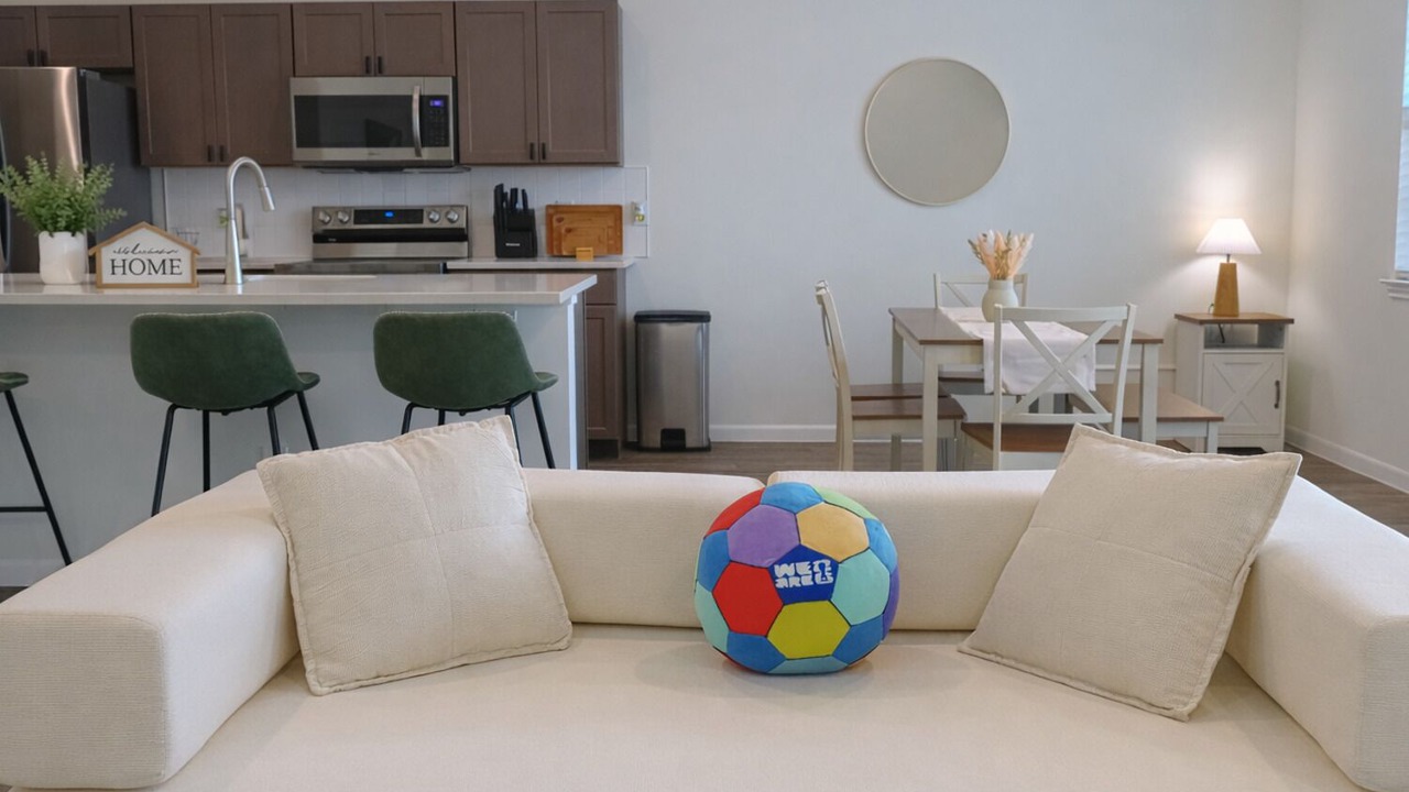 Photo of Livingroom in Cleveland