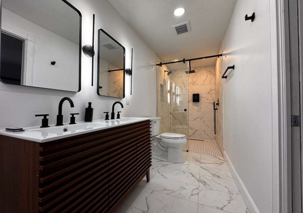 Photo of Bathroom in Tamarac