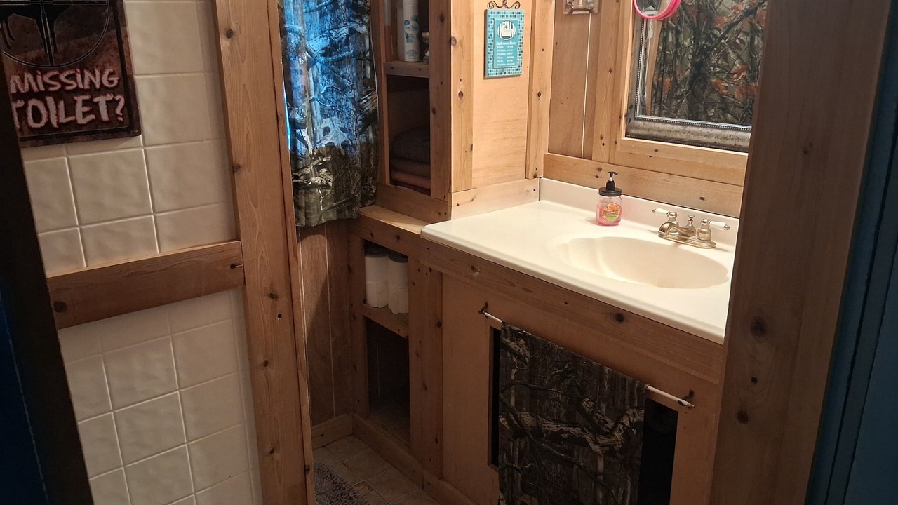 Photo of Bathroom in Zavalla