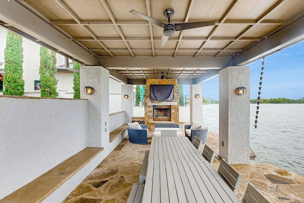 Photo of Outdoor in Horseshoe Bay West