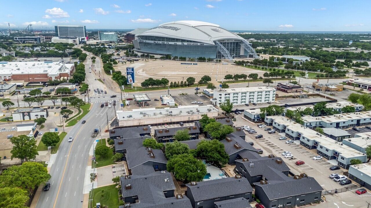 Photo of Outdoor in Central Arlington