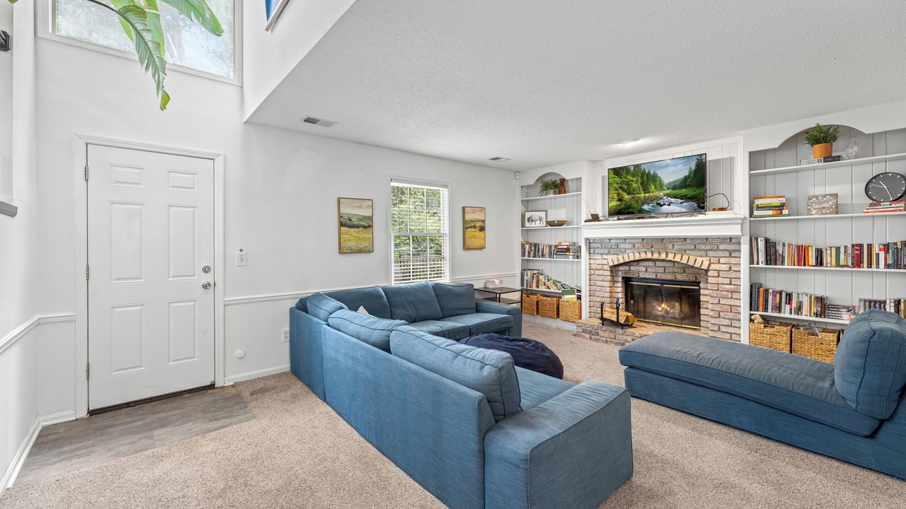 Photo of Livingroom in Merriam