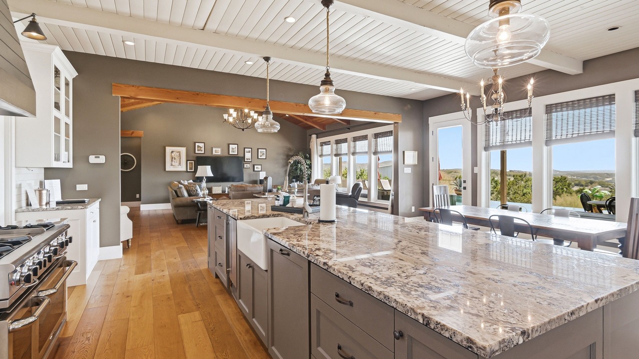 Photo of Kitchen in Canyon Lake