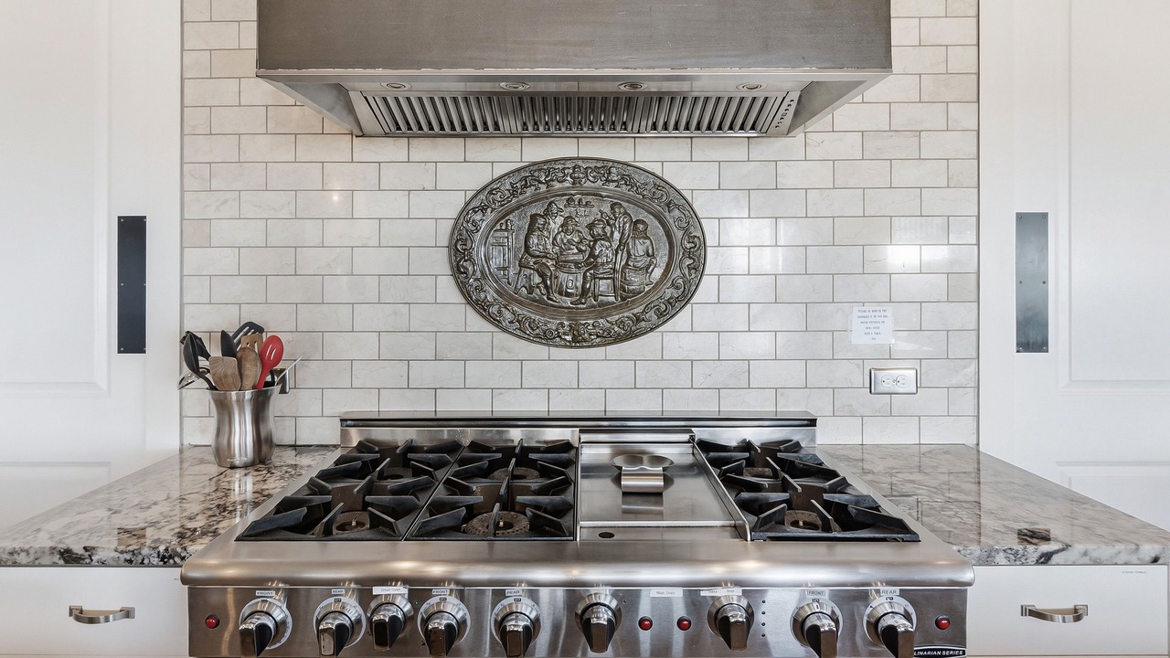 Photo of Kitchen in Canyon Lake