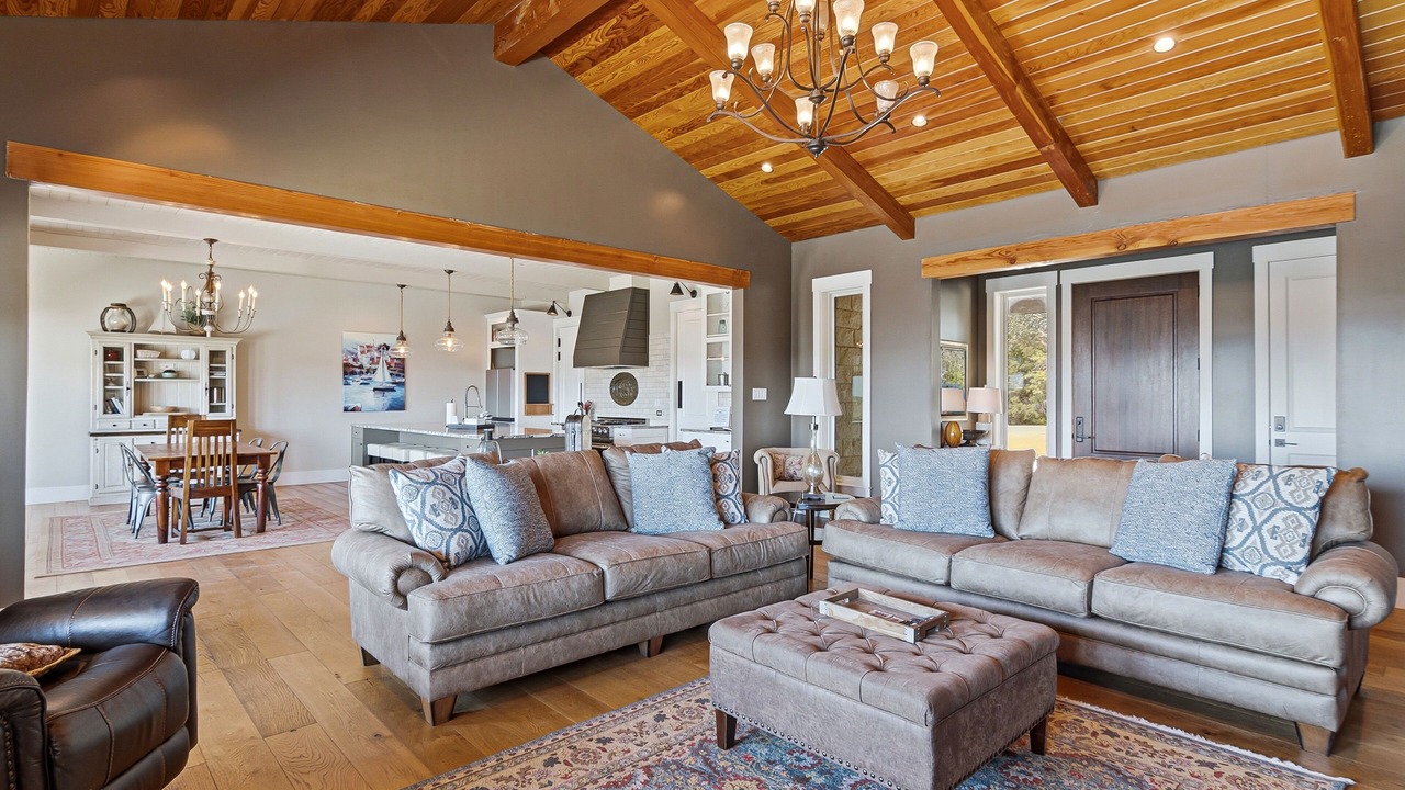 Photo of Livingroom in Canyon Lake