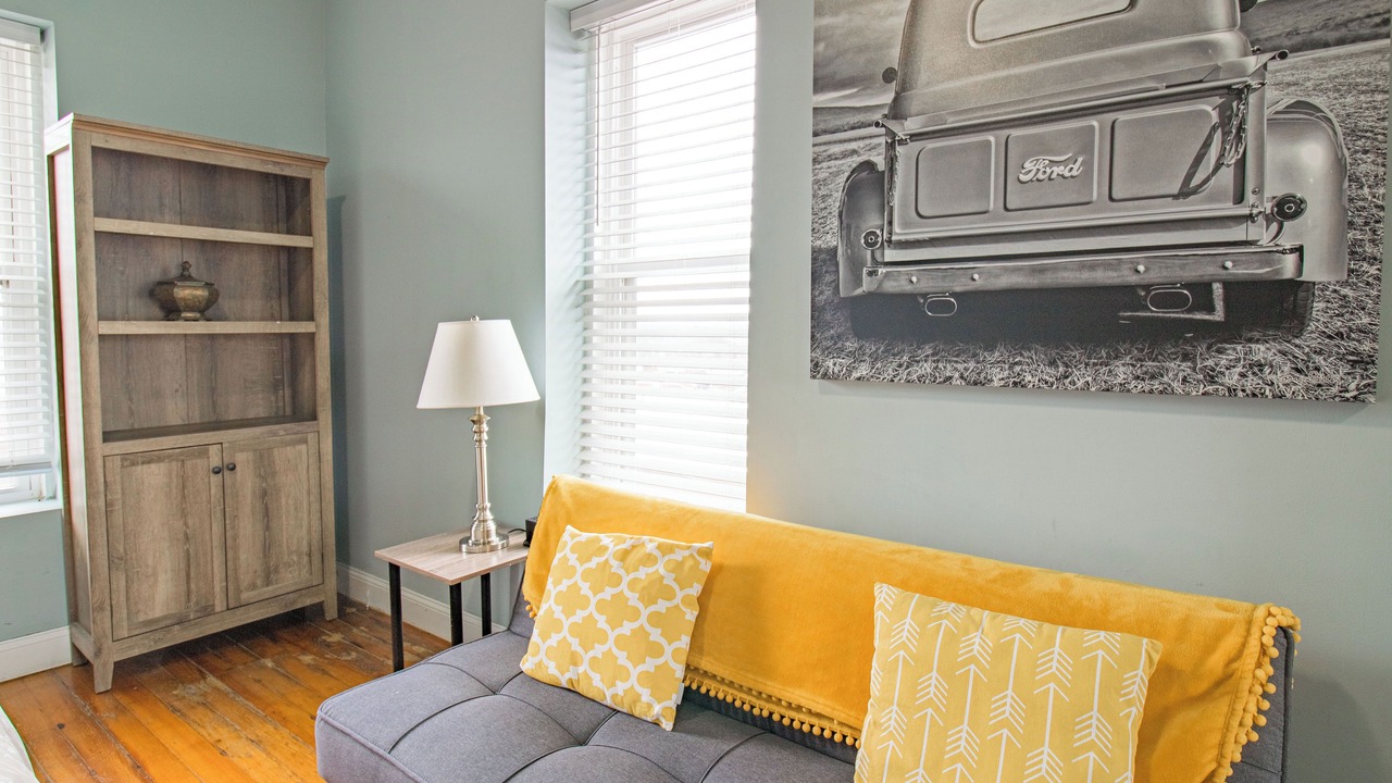 Photo of Livingroom in Northeast Kansas City