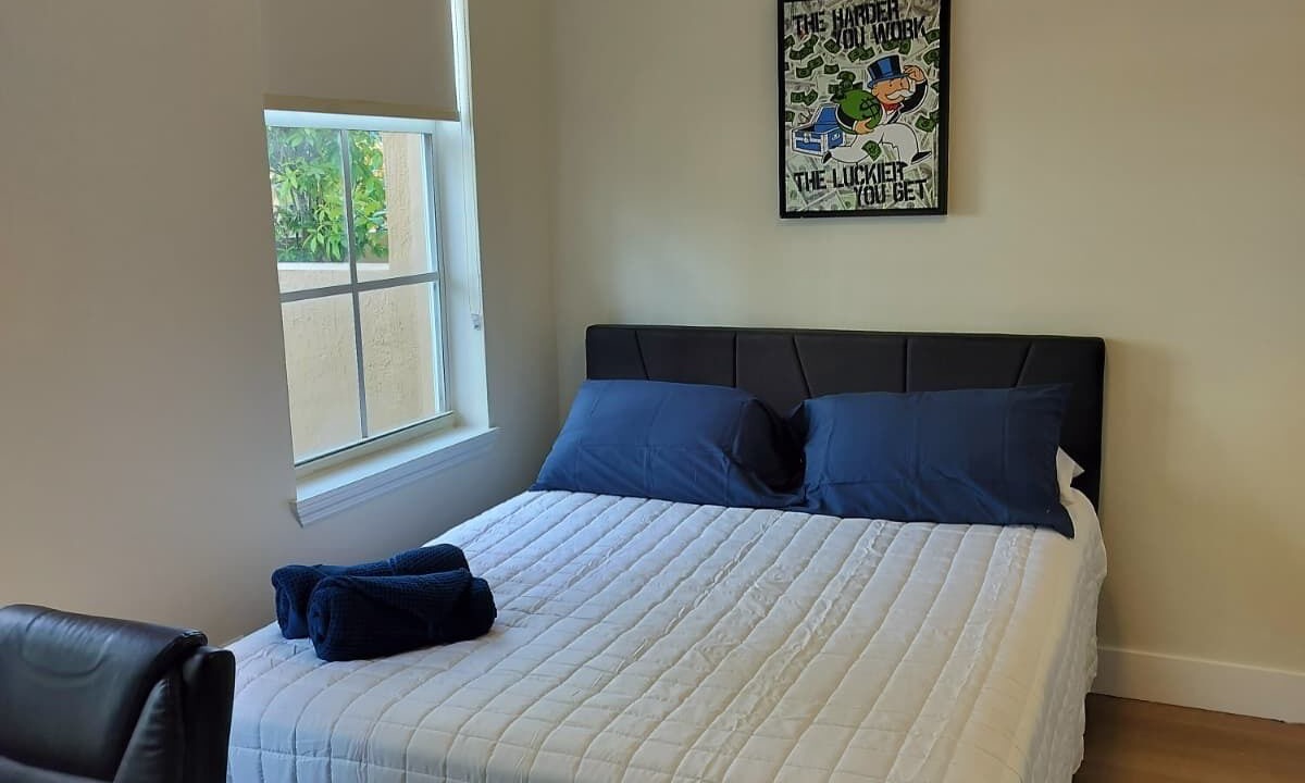 Photo of Bedroom in Hallandale Beach
