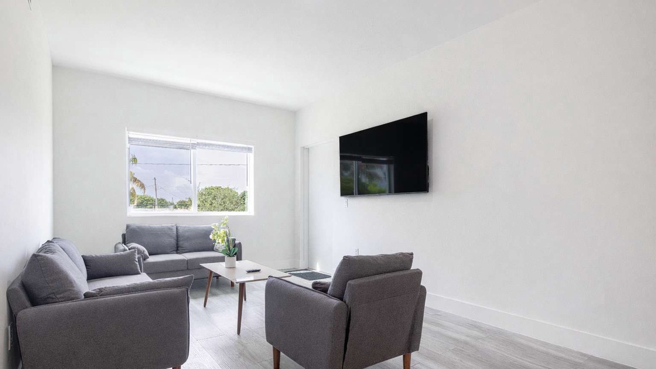 Photo of Livingroom in Hallandale Beach