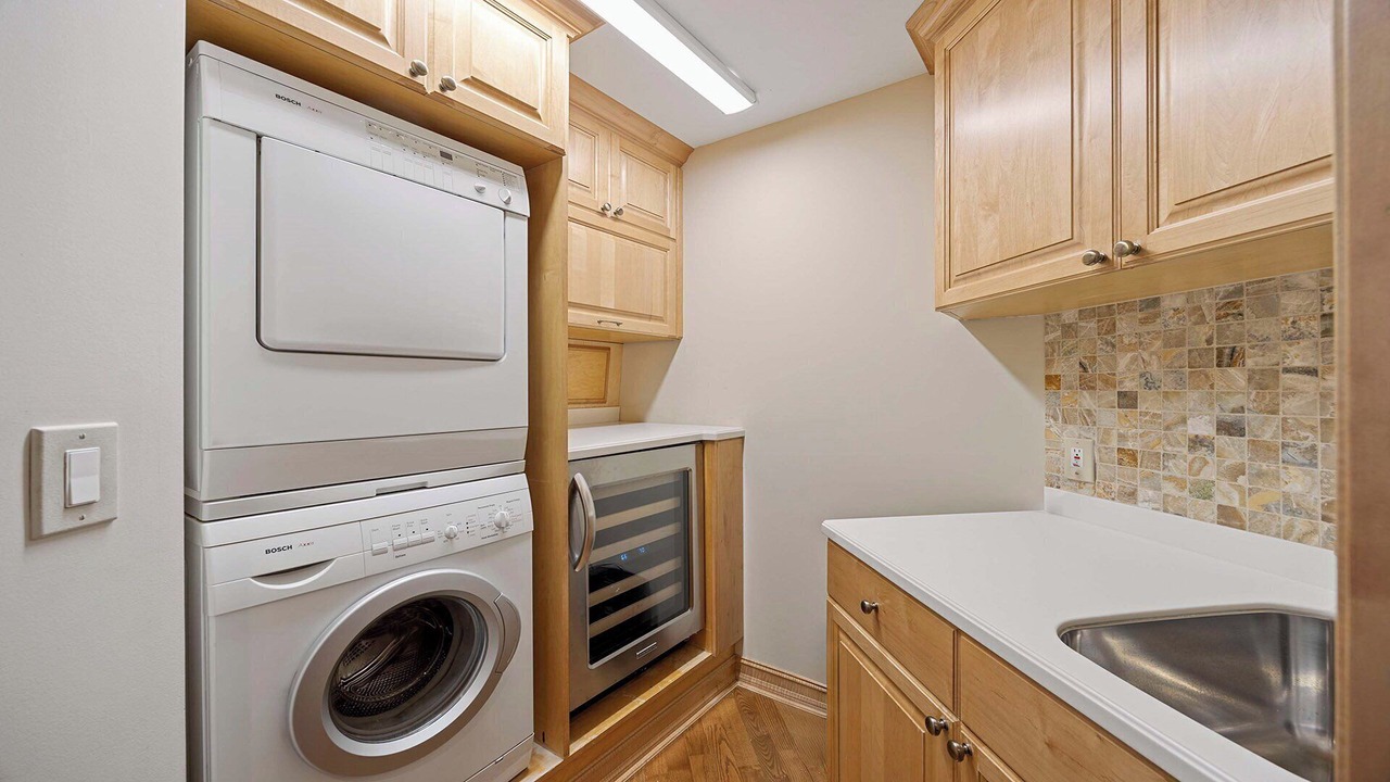 Photo of Bedroom in Park Shore