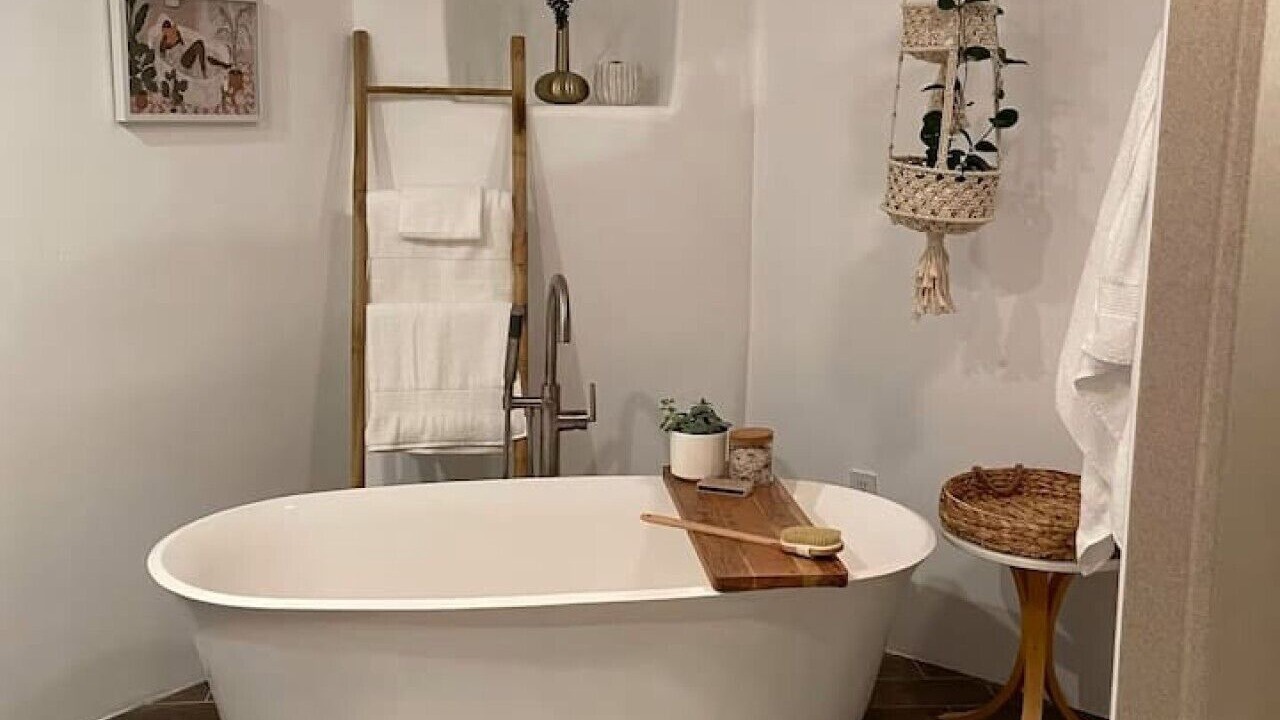 Photo of Bathroom in Canoncito