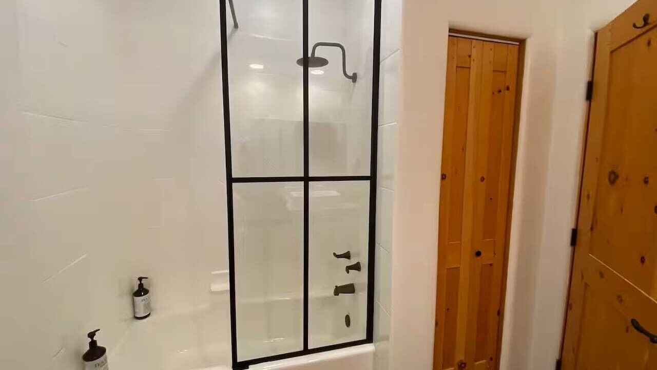 Photo of Bathroom in Canoncito