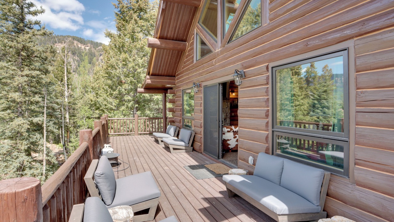 Photo of Patio Balcony in Columbine Lake