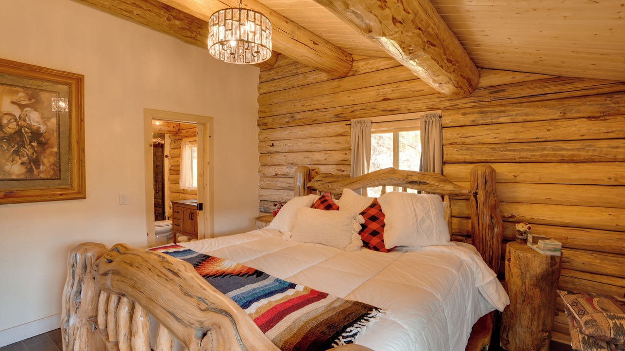 Photo of Bedroom in Columbine Lake