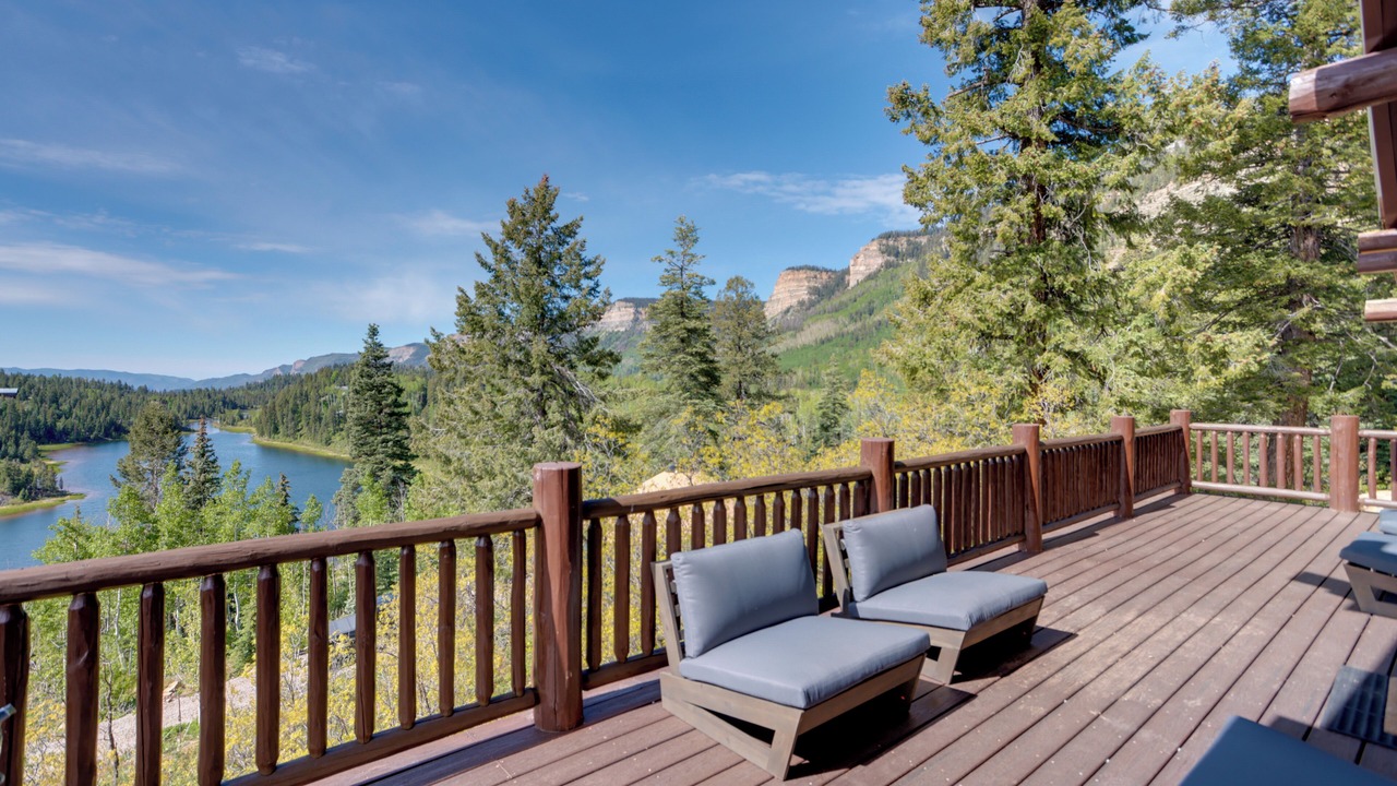 Photo of Patio Balcony in Columbine Lake
