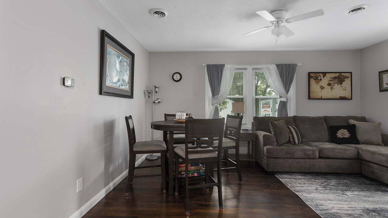 Photo of Livingroom in North Kansas City