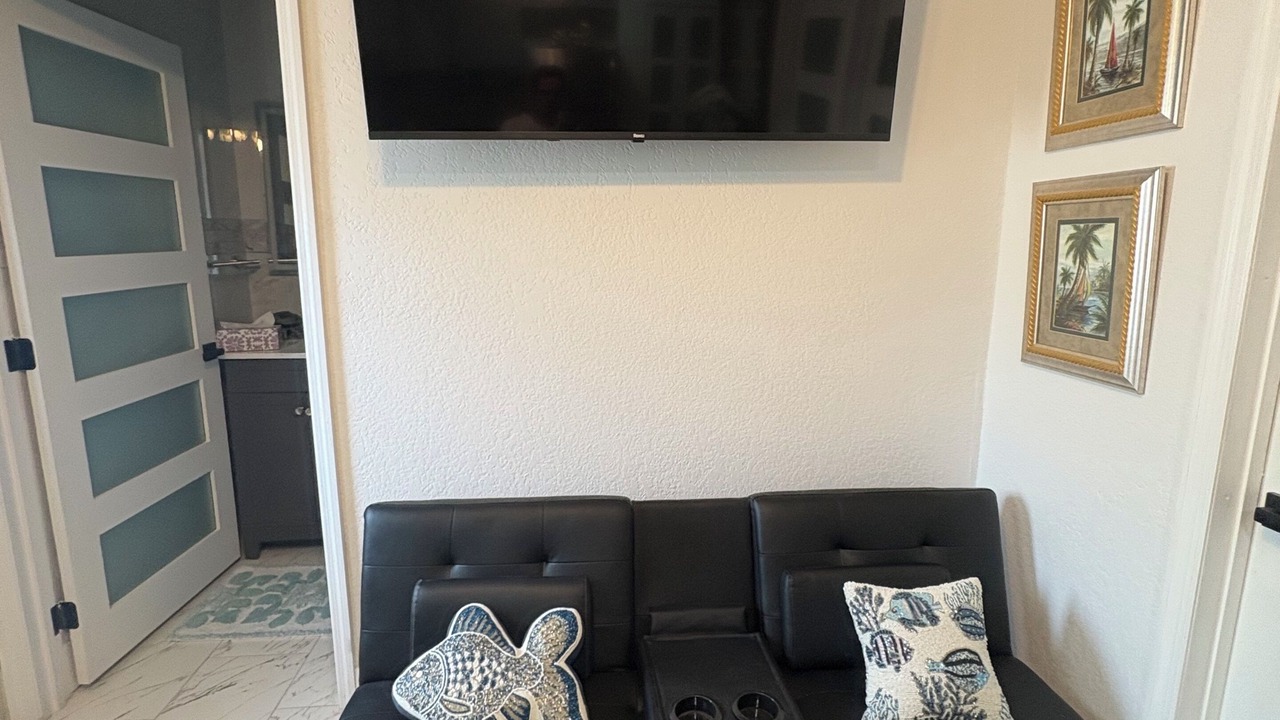 Photo of Livingroom in Carrollwood