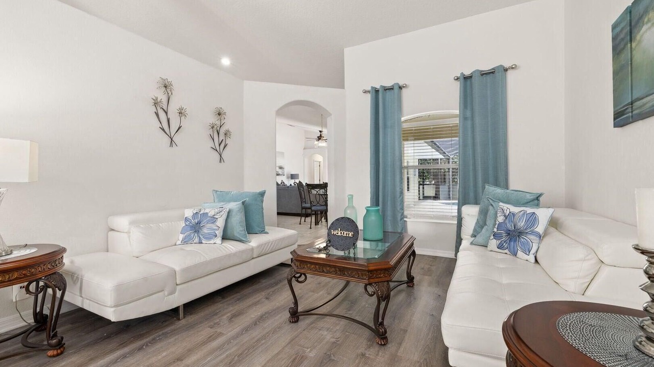 Photo of Livingroom in Orange Tree