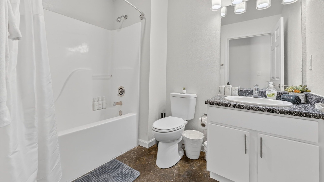 Photo of Bathroom in River Market