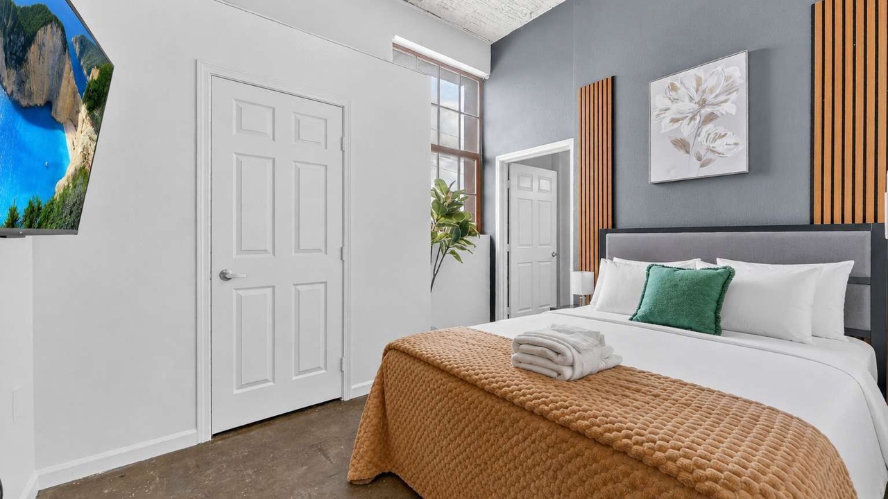 Photo of Bedroom in River Market