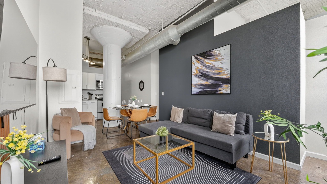 Photo of Livingroom in River Market
