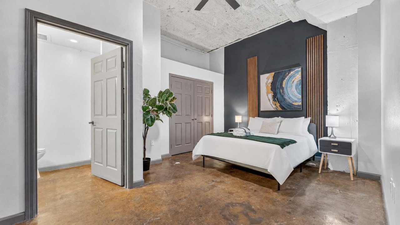 Photo of Bedroom in River Market
