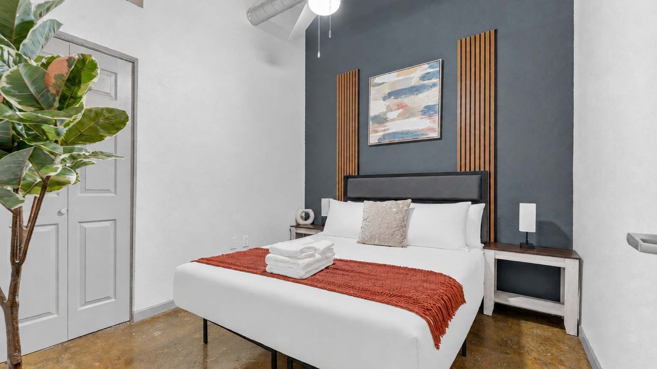 Photo of Bedroom in River Market