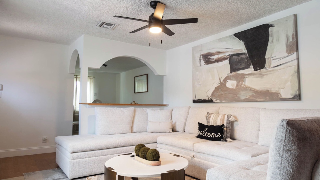 Photo of Livingroom in Coral Ridge Isles