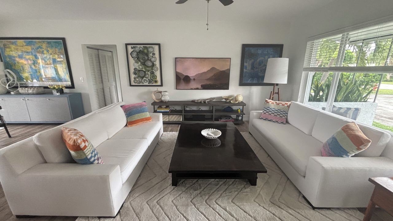 Photo of Livingroom in Santa Barbara Estates