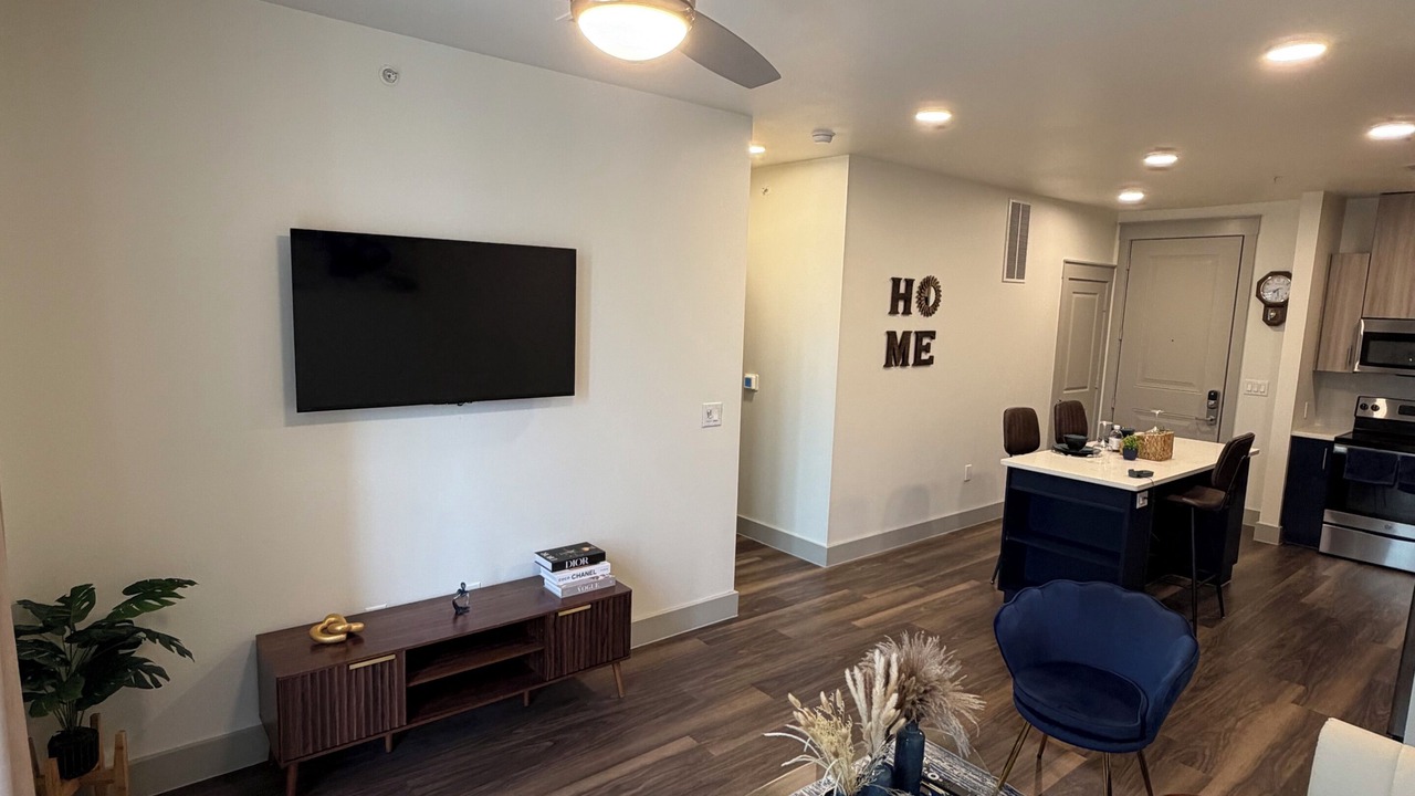 Photo of Livingroom in Addison