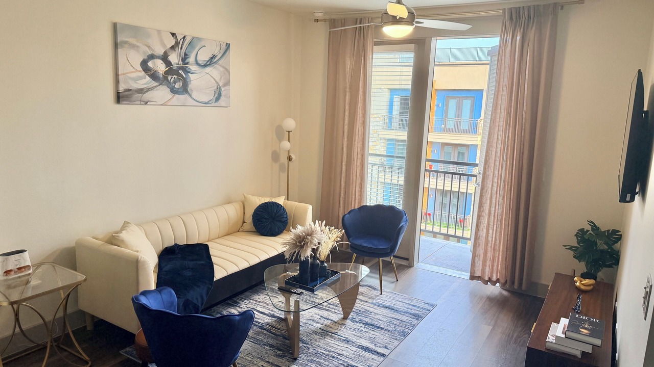 Photo of Livingroom in Addison