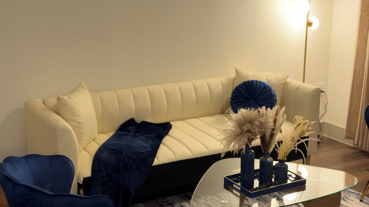 Photo of Livingroom in Addison