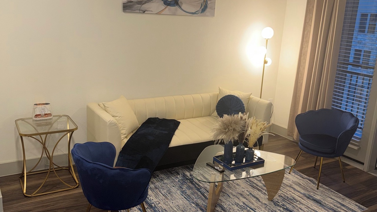 Photo of Livingroom in Addison